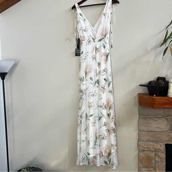 NWT Lulu’s Romantic Possibilities White Floral Maxi Dress - Picture 6 of 11